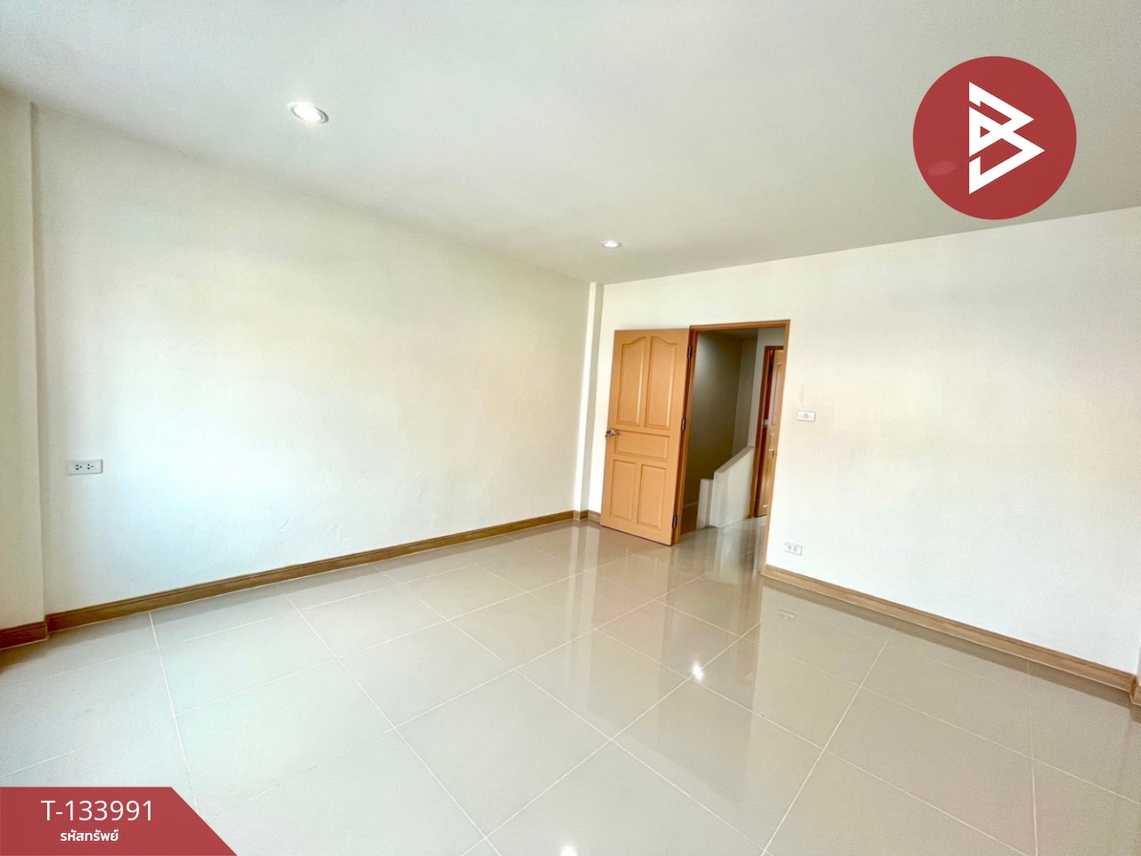 ขายทาวน์เฮ้าส์ 2 ชั้น หมู่บ้านป้อมปราการ พระสมุทรเจดีย์ สมุทรปราการ รีโนเวทใหม่ 12