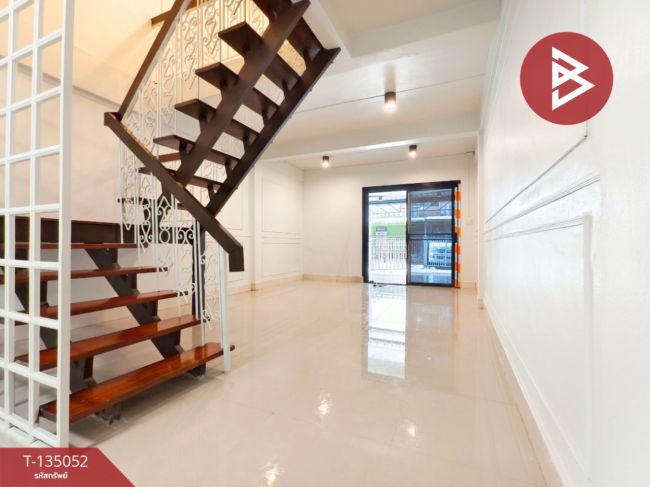 ขายทาวน์เฮ้าส์ หมู่บ้านชุมชน 300 ห้อง มหาชัย สมุทรสาคร รีโนเวทใหม่ 4