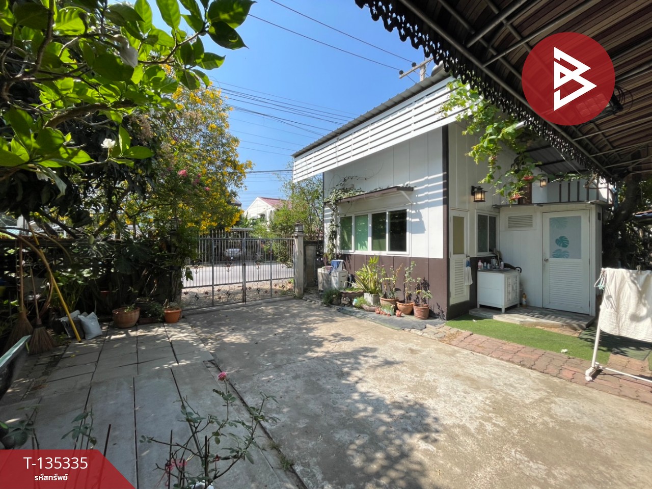 ขายบ้านเดี่ยวหลังริม หมู่บ้านร่มฟ้า เนื้อที่ 75 ตารางวา สนามจันทร์ นครปฐม 2