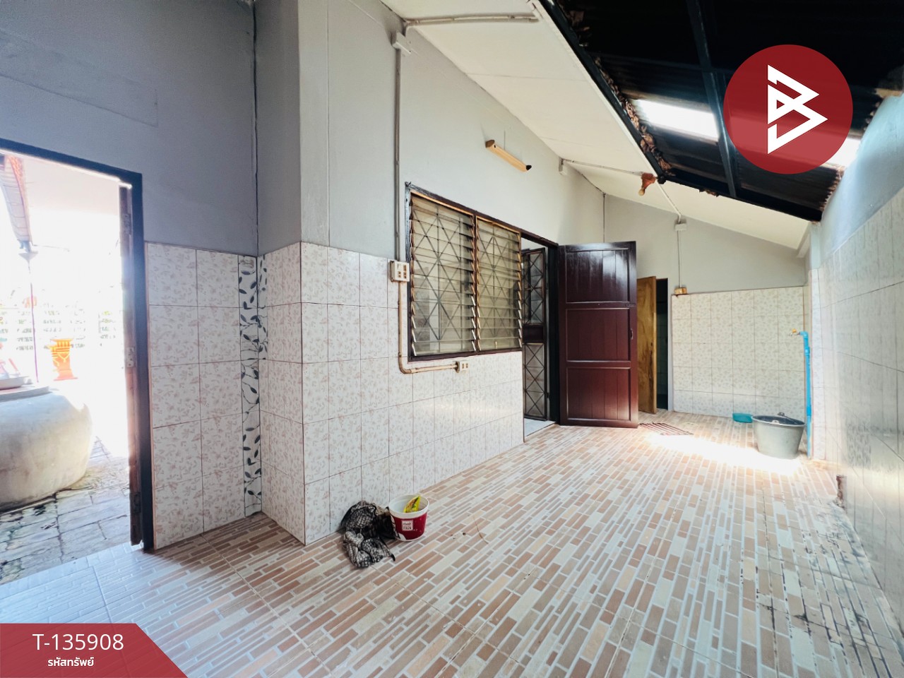 ขายทาวน์เฮ้าส์หลังริมชั้นเดียว เนื้อที่ 27 ตร.วา ชลประทานซอย 5 ลาดใหญ่ สมุทรสงคราม 9