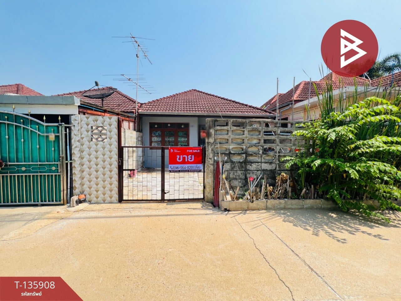 ขายทาวน์เฮ้าส์หลังริมชั้นเดียว เนื้อที่ 27 ตร.วา ชลประทานซอย 5 ลาดใหญ่ สมุทรสงคราม 1