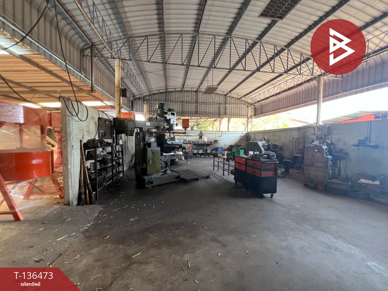 ขายโกดังพร้อมที่ดิน เนื้อที่ 1 ไร่ 1 งาน 6 ตารางวา นครปฐม ทำเลดี 6