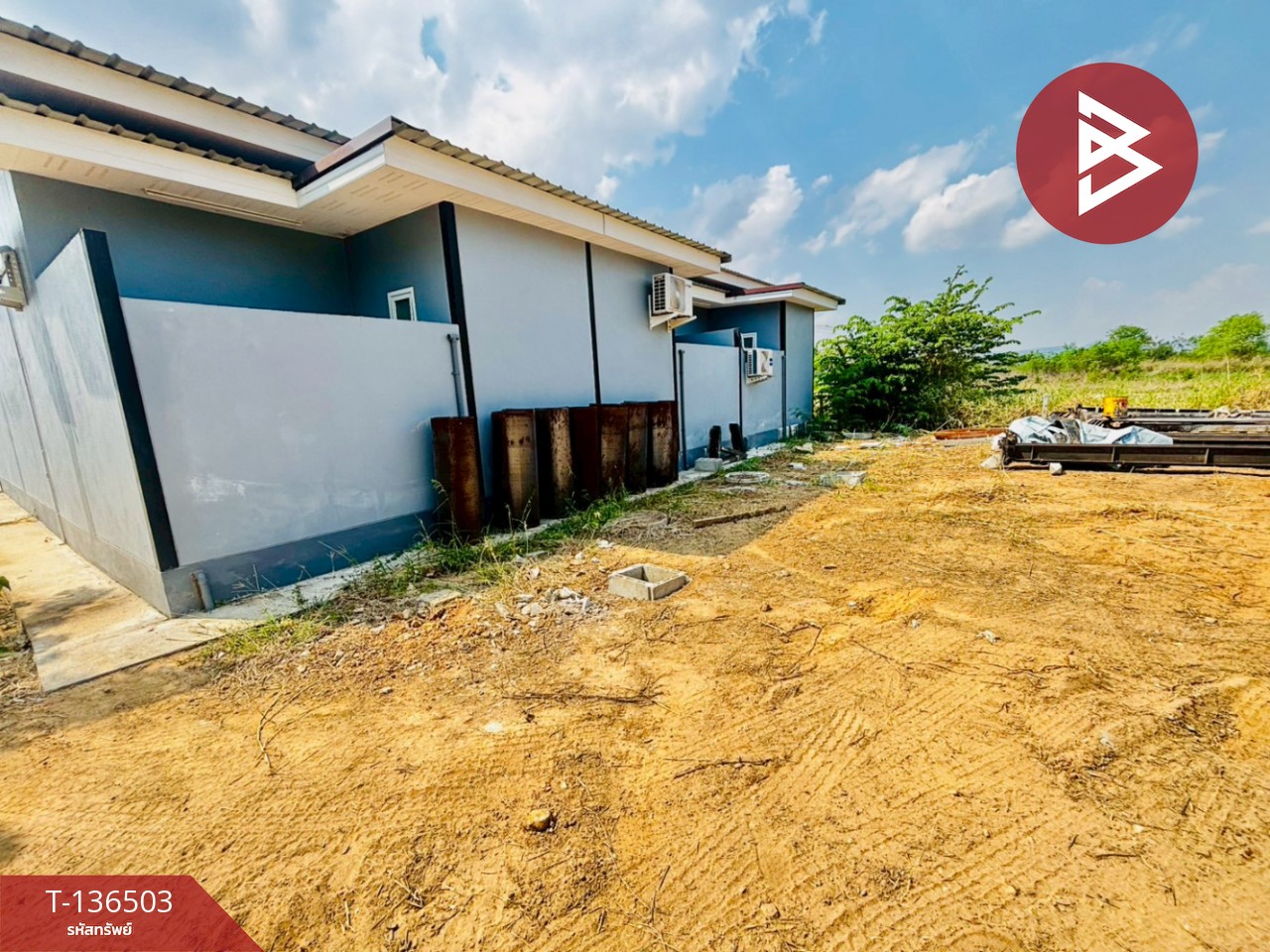 ขายที่ดินพร้อมสิ่งปลูกสร้าง เนื้อที่ 2 งาน อ.ท่าม่วง กาญจนบุรี ทำเลดีติดถนน 8