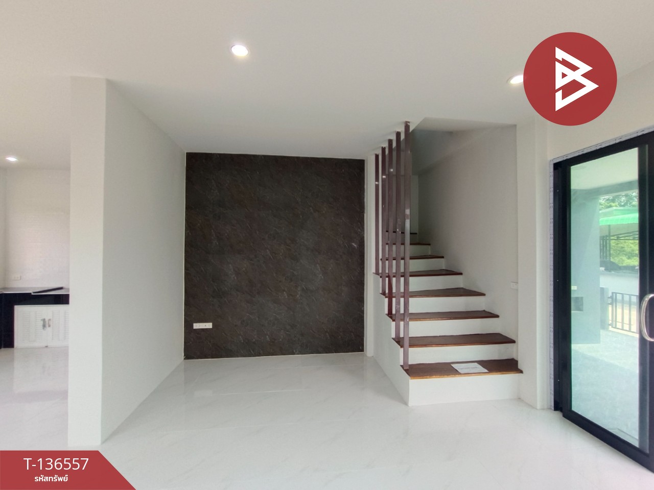 ขายบ้านเดี่ยว 2 ชั้น เนื้อที่ 37.3 ตารางวา ต.หนองเสม็ด ตราด ทำเลดีติดถนน 3