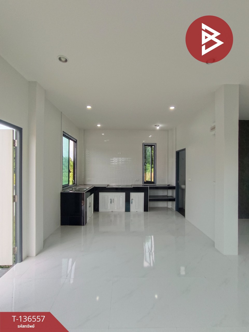 ขายบ้านเดี่ยว 2 ชั้น เนื้อที่ 37.3 ตารางวา ต.หนองเสม็ด ตราด ทำเลดีติดถนน 4