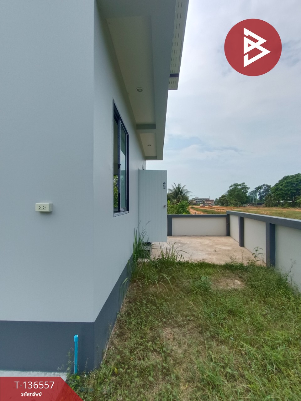 ขายบ้านเดี่ยว 2 ชั้น เนื้อที่ 37.3 ตารางวา ต.หนองเสม็ด ตราด ทำเลดีติดถนน 15