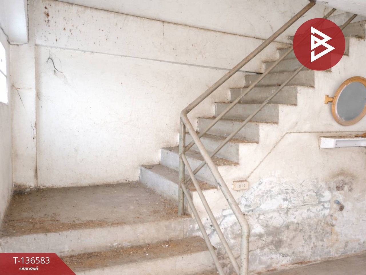 ขายอาคารพาณิชย์ 3 ชั้น เนื้อที่ 16 ตร.วา ชุมแสง นครสวรรค์ 5