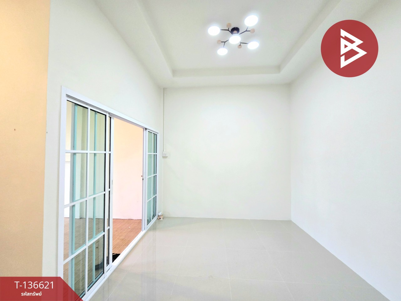 ขายทาวน์เฮ้าส์ชั้นเดียว เนื้อที่ 20 ตร.วา จันทบุรี รีโนเวทใหม่ ทำเลบางกะจะ 4