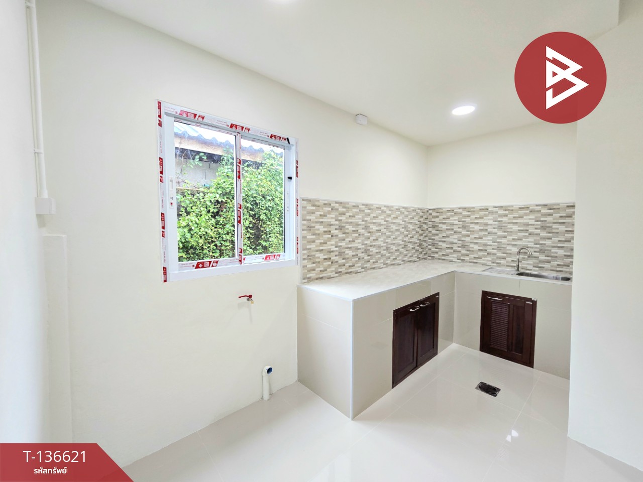 ขายทาวน์เฮ้าส์ชั้นเดียว เนื้อที่ 20 ตร.วา จันทบุรี รีโนเวทใหม่ ทำเลบางกะจะ 8