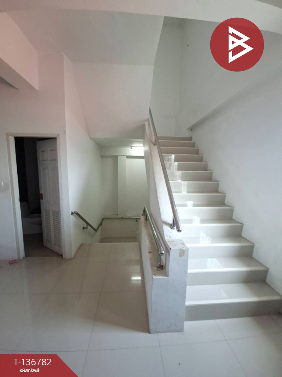 ขายอาคารพาณิชย์ 3 ชั้น เนื้อที่ 28.2 ตร.วา พันท้ายนรสิงห์ สมุทรสาคร 7