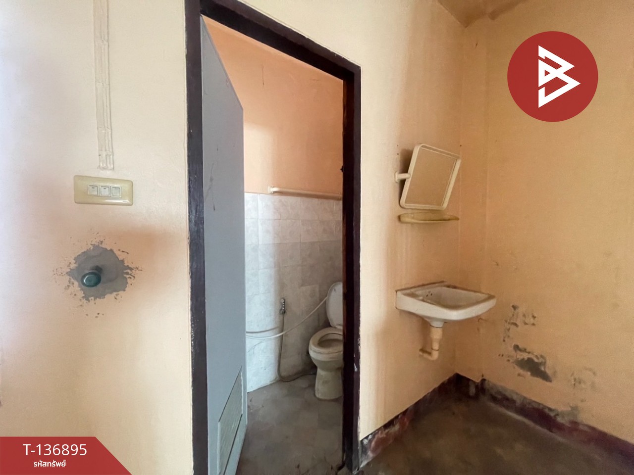 ขายอาคารพาณิชย์ 3 ชั้น เนื้อที่ 16 ตร.วา สันกำแพง เชียงใหม่ 9