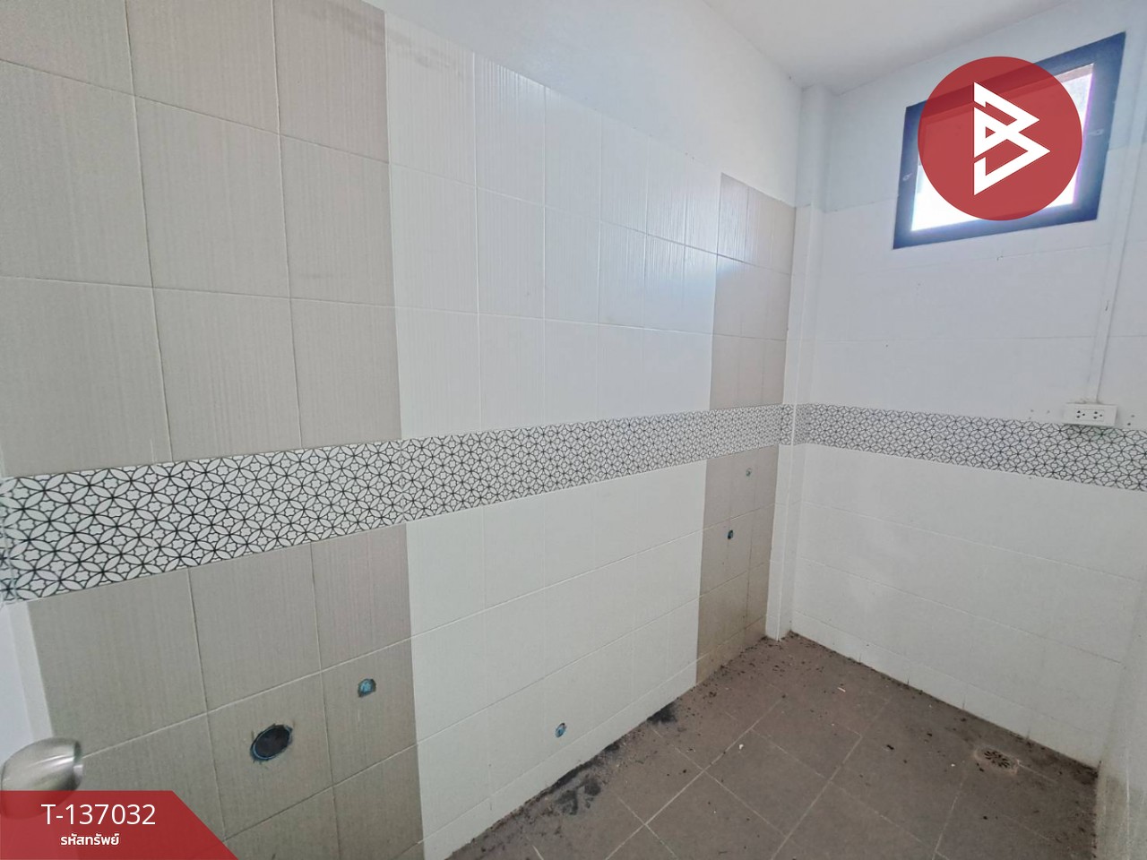 ขายอาคารพาณิชย์ 4 คูหา เนื้อที่ 72 ตร.วา ชุมแสง นครสวรรค์ 4