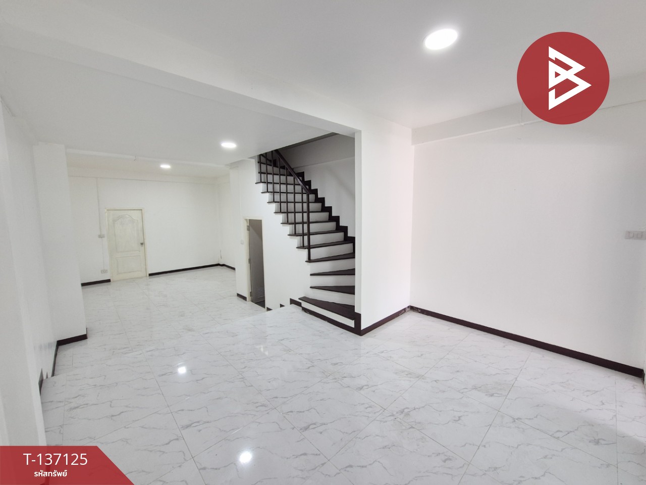 ขายทาวน์เฮ้าส์ หมู่บ้านโอเชี่ยนวิลเลจ เทศบาลบางปู68 ท้ายบ้าน สมุทรปราการ 3