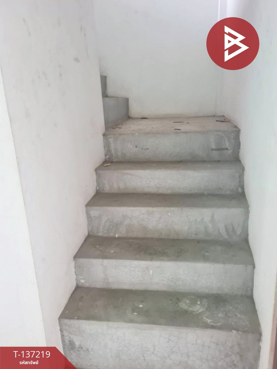 ขายอาคารพาณิชย์ 3 ชั้น เนื้อที่ 17 ตารางวา ต.ห้วยจรเข้ เมืองนครปฐม 13