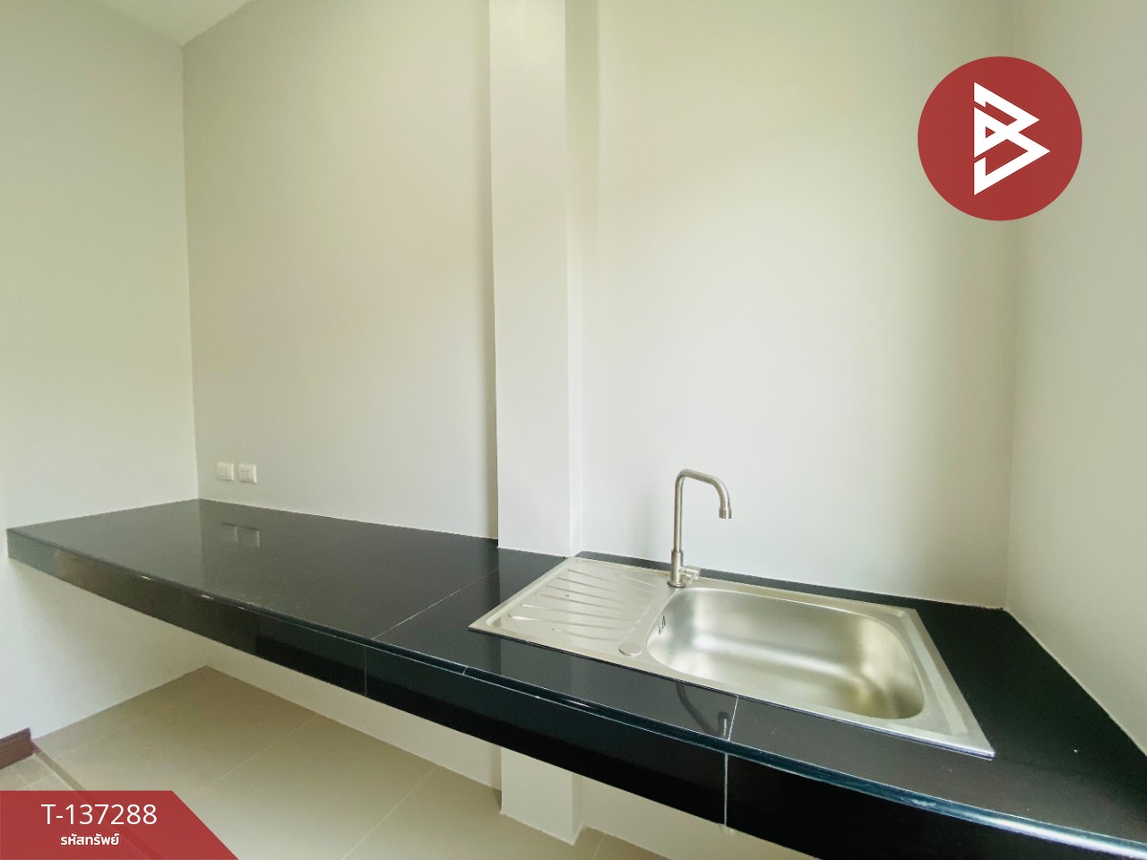 ขายทาวน์เฮ้าส์ หมู่บ้านสวนแก้ว สมุทรสงคราม ทำเลดี ใกล้แหล่งชุมชน 8