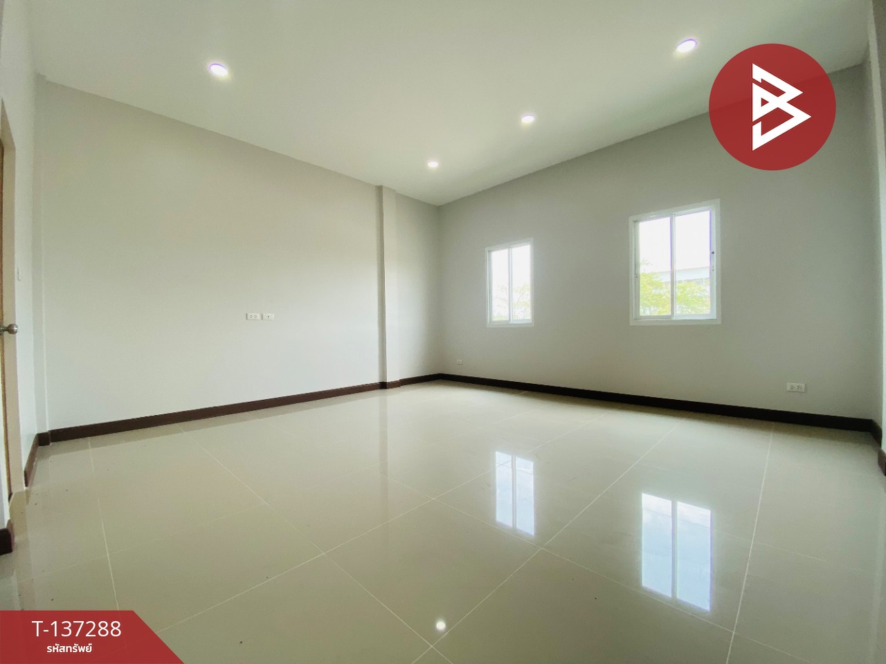 ขายทาวน์เฮ้าส์ หมู่บ้านสวนแก้ว สมุทรสงคราม ทำเลดี ใกล้แหล่งชุมชน 11