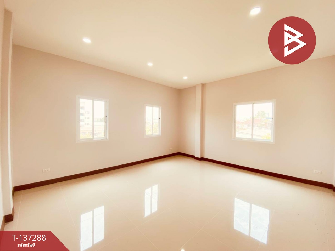 ขายทาวน์เฮ้าส์ หมู่บ้านสวนแก้ว สมุทรสงคราม ทำเลดี ใกล้แหล่งชุมชน 9