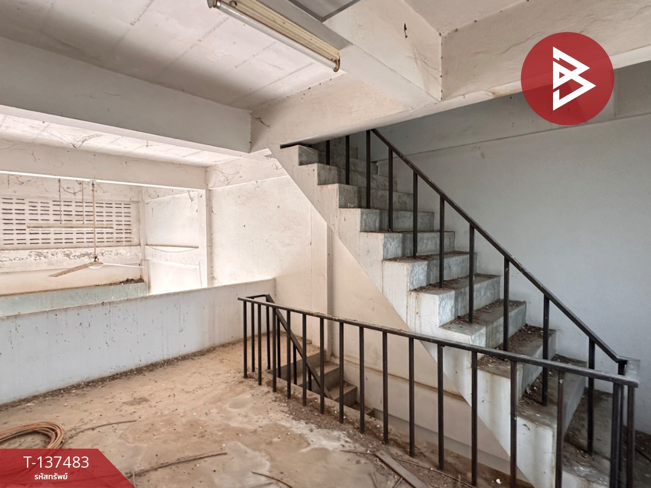 ขายอาคารพาณิชย์ 2 คูหาหลังมุม ถนนบึงพระจันทร์ ต.ในเมือง จ.พิษณุโลก 9