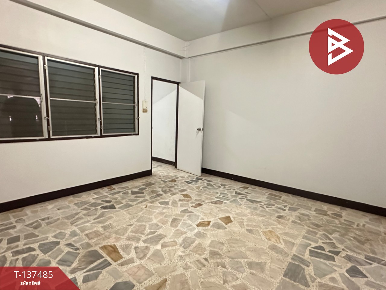 ขายอาคารพาณิชย์ 3 ชั้นครึ่ง ถ.ชาญเวชกิจ แยกก๊กหลี พิษณุโลก ใกล้สนามบิน 10