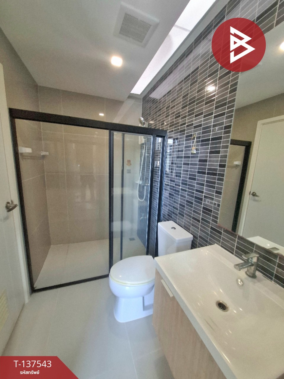 ขายทาวน์โฮม 2 ชั้น หมู่บ้านพาทิโอ ลาดกระบัง-มอเตอร์เวย์ (Patio Ladkrabang-Motorway) กรุงเทพฯ พร้อมอยู่ 11