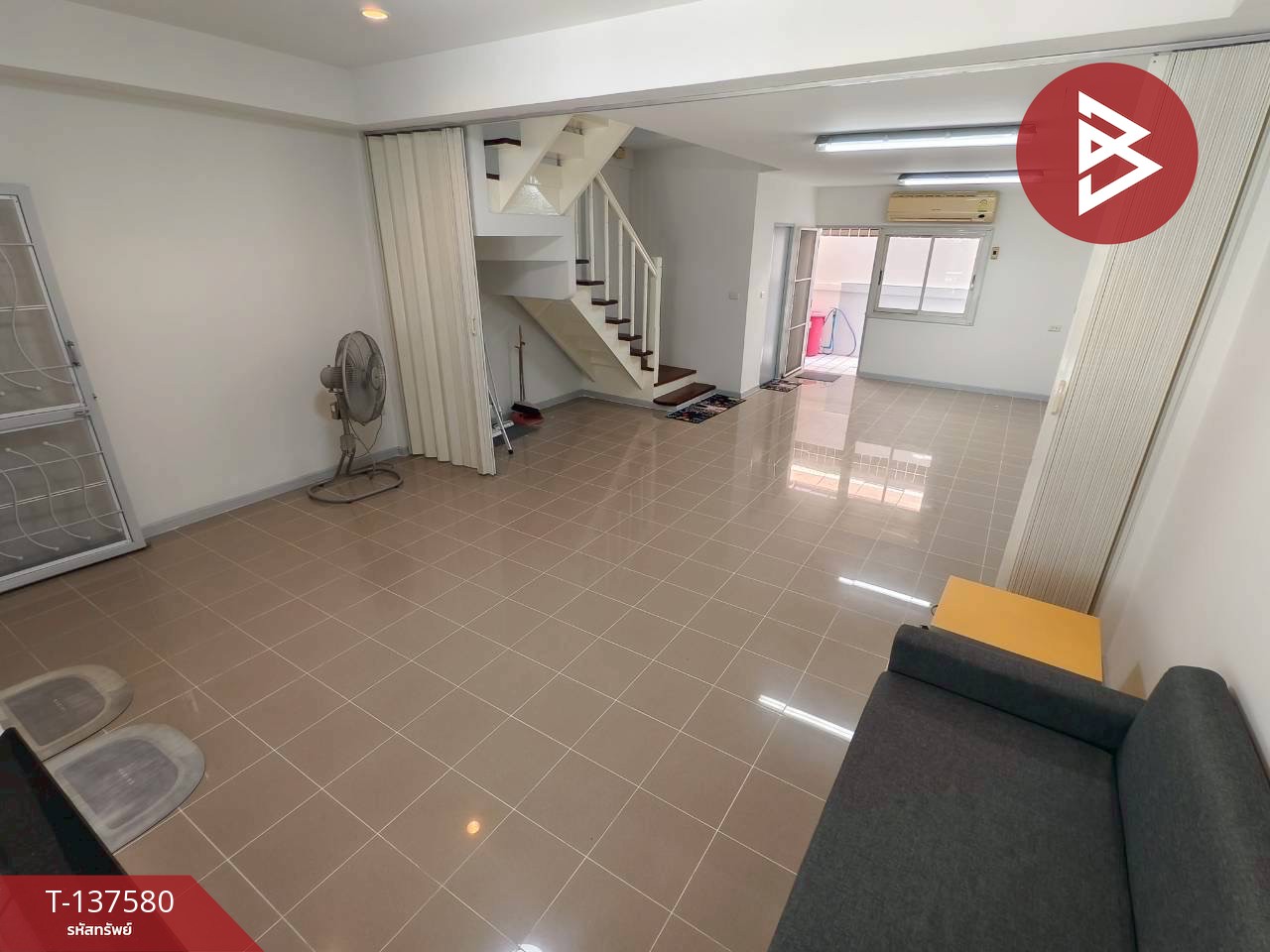 ขายด่วนทาวน์เฮ้าส์ หมู่บ้านพาร์คแกลเลอรี่ ศรีนครินทร์ รีโนเวทใหม่ พร้อมเข้าอยู่ 4