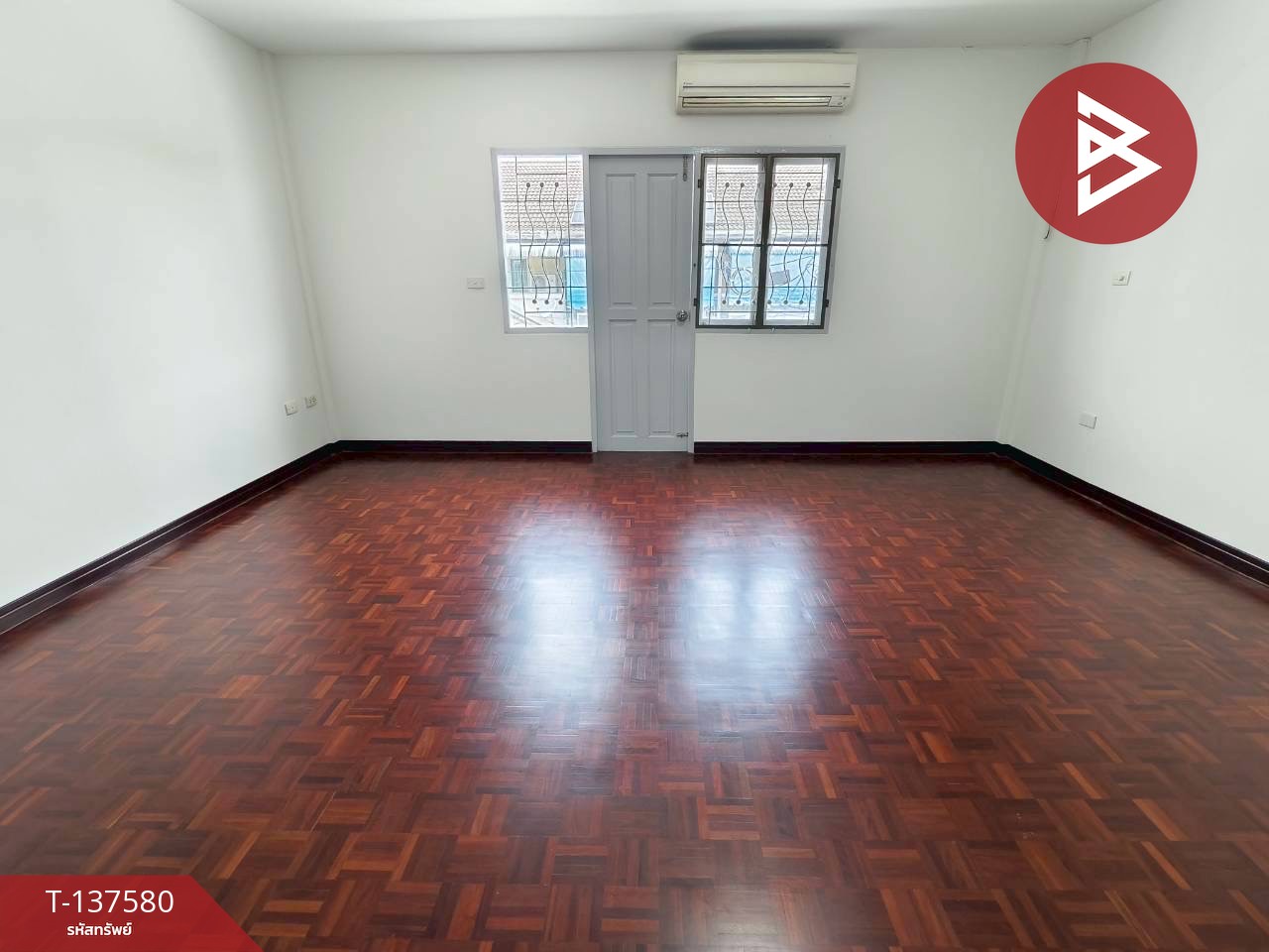 ขายด่วนทาวน์เฮ้าส์ หมู่บ้านพาร์คแกลเลอรี่ ศรีนครินทร์ รีโนเวทใหม่ พร้อมเข้าอยู่ 10