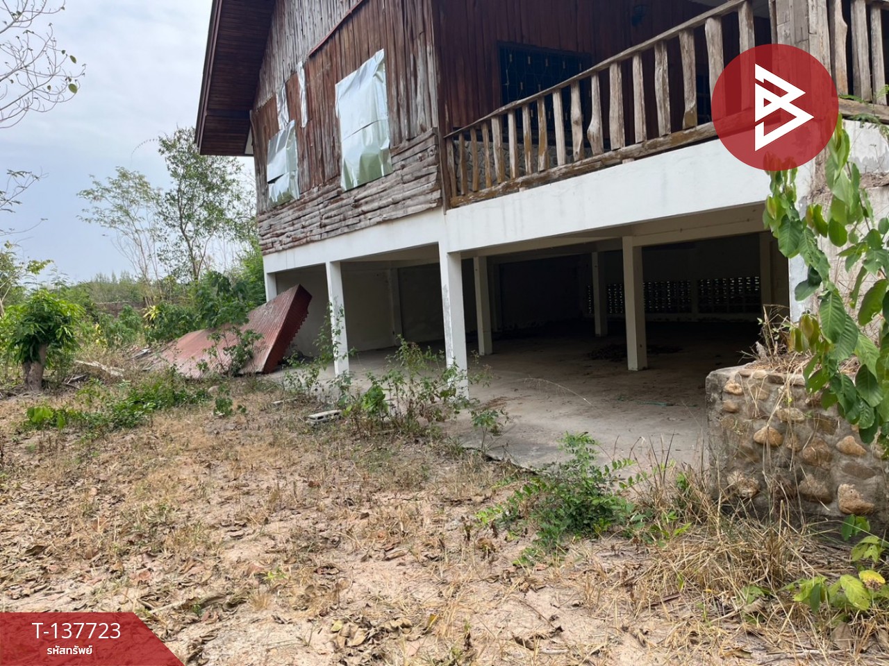 ขายบ้านเดี่ยวไม้สักทองพร้อมที่ดิน เนื้อที่ 1 ไร่ 2 งาน 14 ตารางวา บ้านคา ราชบุรี 3