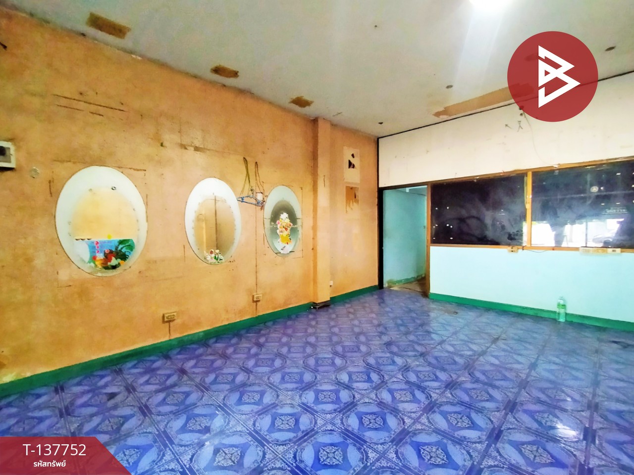 ขายด่วนอาคารพาณิชย์ 4 ชั้น เนื้อที่ 23.5 ตร.วา สมุทรสาคร ติดถนนหน้าหมู่บ้านจิตราเพลส 4