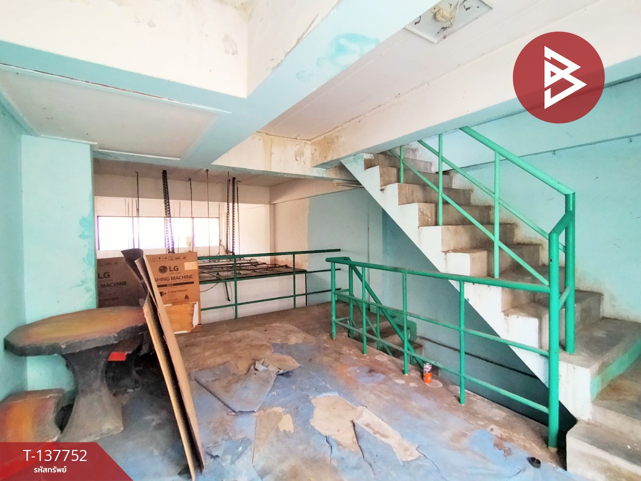 ขายด่วนอาคารพาณิชย์ 4 ชั้น เนื้อที่ 23.5 ตร.วา สมุทรสาคร ติดถนนหน้าหมู่บ้านจิตราเพลส 7