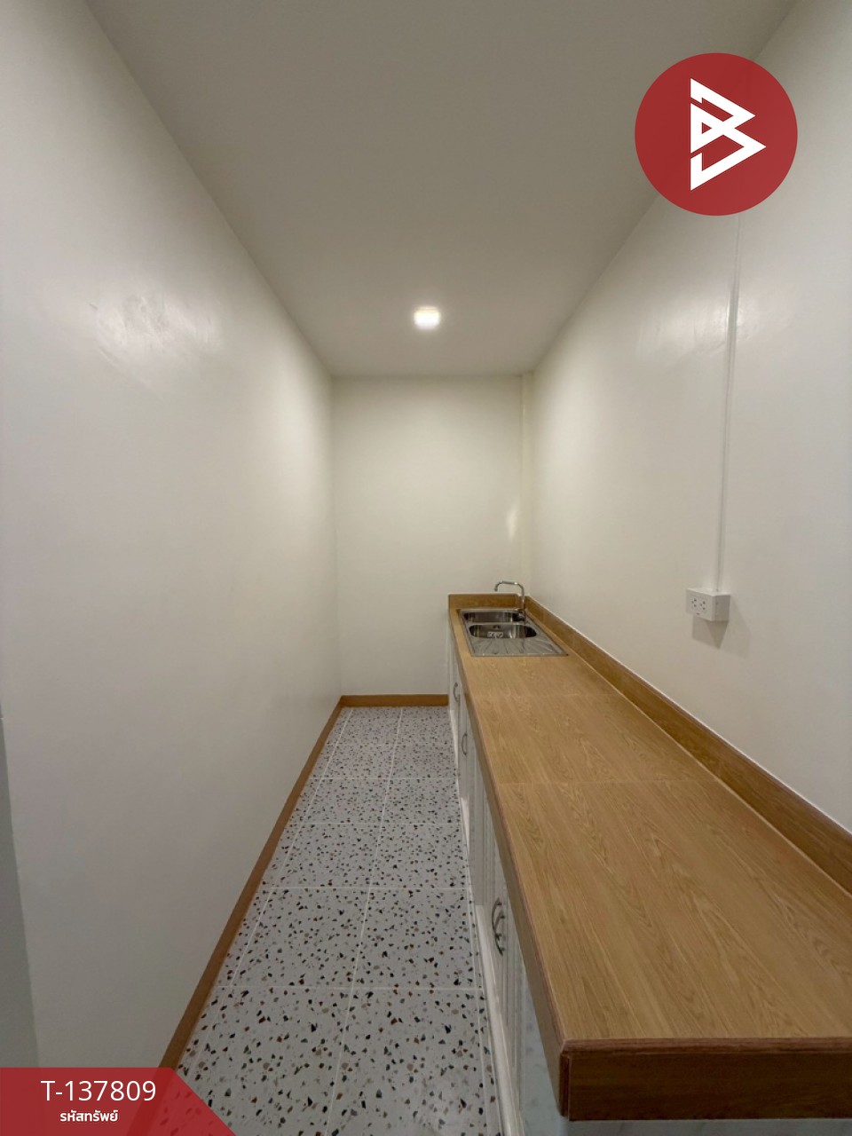 ขายทาวน์เฮ้าส์ หมู่บ้านเพชรงาม เทศบาลบางปู60 ท้ายบ้าน สมุทรปราการ 8