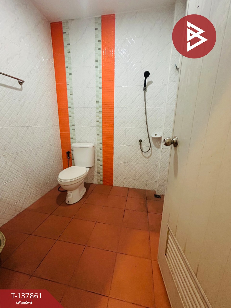 ขายทาวน์เฮ้าส์ชั้นเดียว เนื้อที่ 22.2 ตารางวา หมู่บ้านสวย เกาะขวาง จันทบุรี ทำเลดีแหล่งชุมชน 10