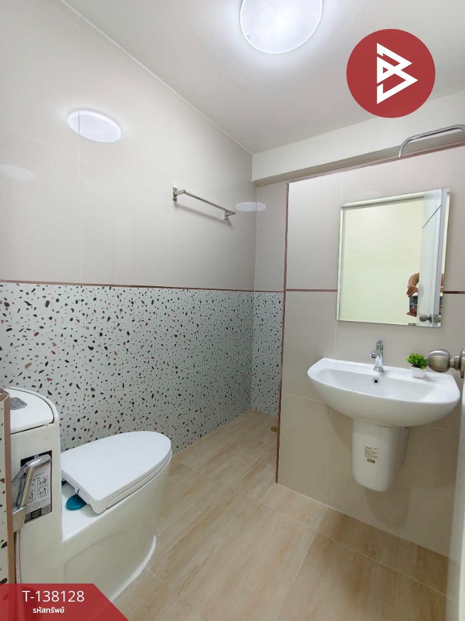 ขายทาวน์เฮ้าส์ หมู่บ้านการเคหะ 1 ซ.9 ท่าช้าง จันทบุรี 10