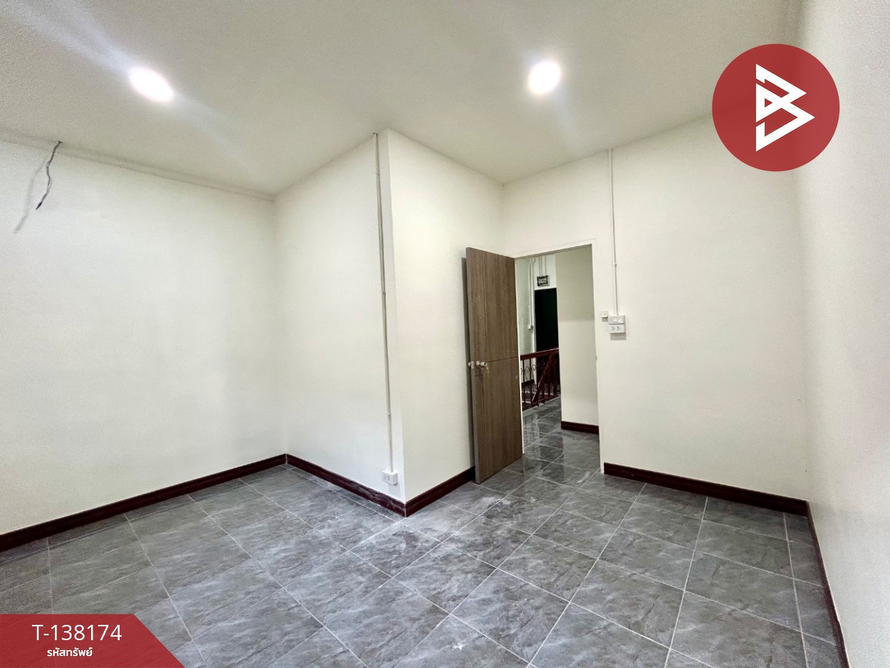 ขายทาวน์เฮ้าส์ หมู่บ้านร่มโพธิ์ 3 ซอยศรีด่าน 15-17 ศรีนครินทร์ รีโนเวทใหม่ 12