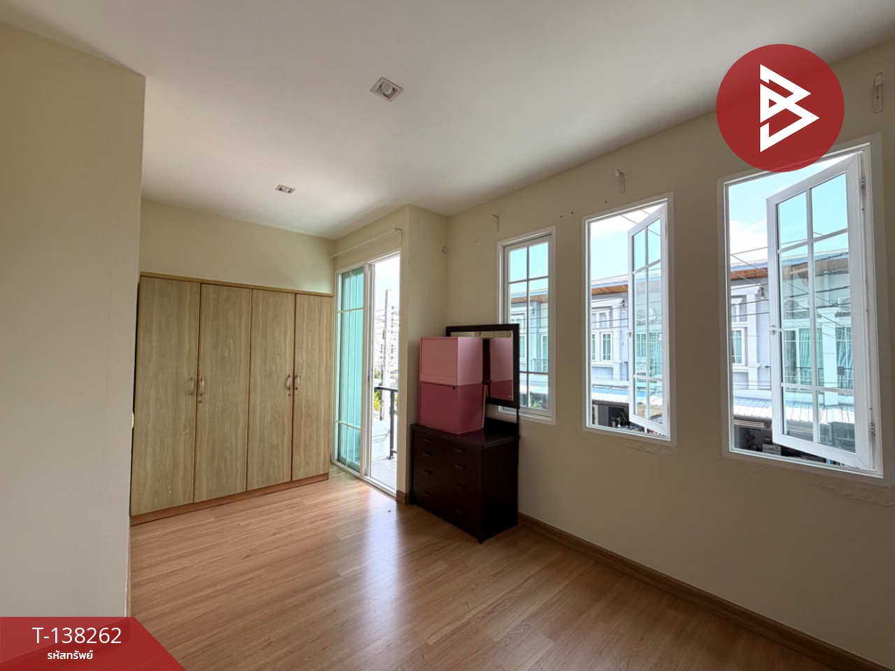 ขายทาวน์เฮ้าส์ หมู่บ้านโกลเด้นทาวน์ สุขุมวิท-สถานีรถไฟฟ้าแบริ่ง สำโรง สมุทรปราการ พร้อมอยู่ 11