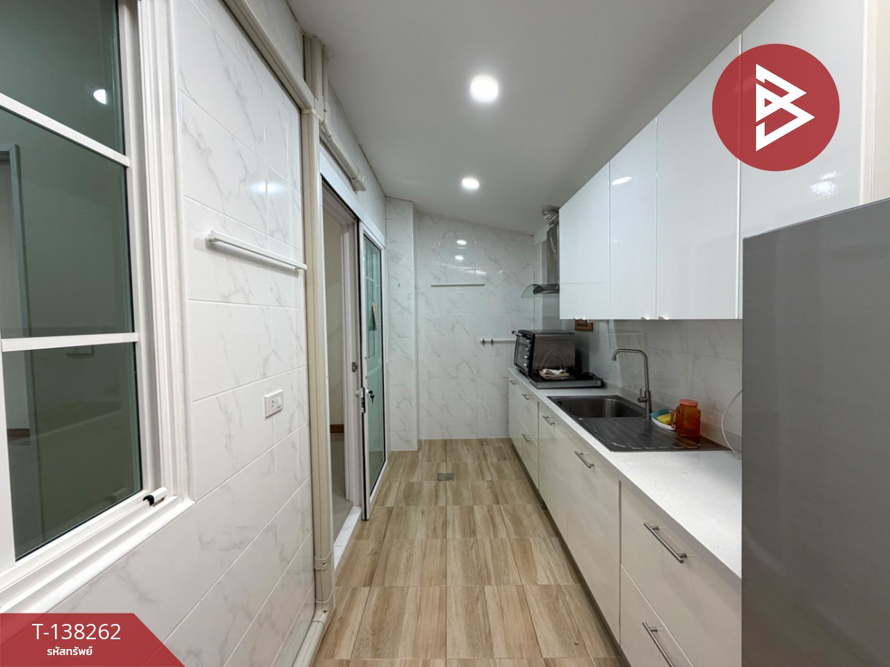 ขายทาวน์เฮ้าส์ หมู่บ้านโกลเด้นทาวน์ สุขุมวิท-สถานีรถไฟฟ้าแบริ่ง สำโรง สมุทรปราการ พร้อมอยู่ 7