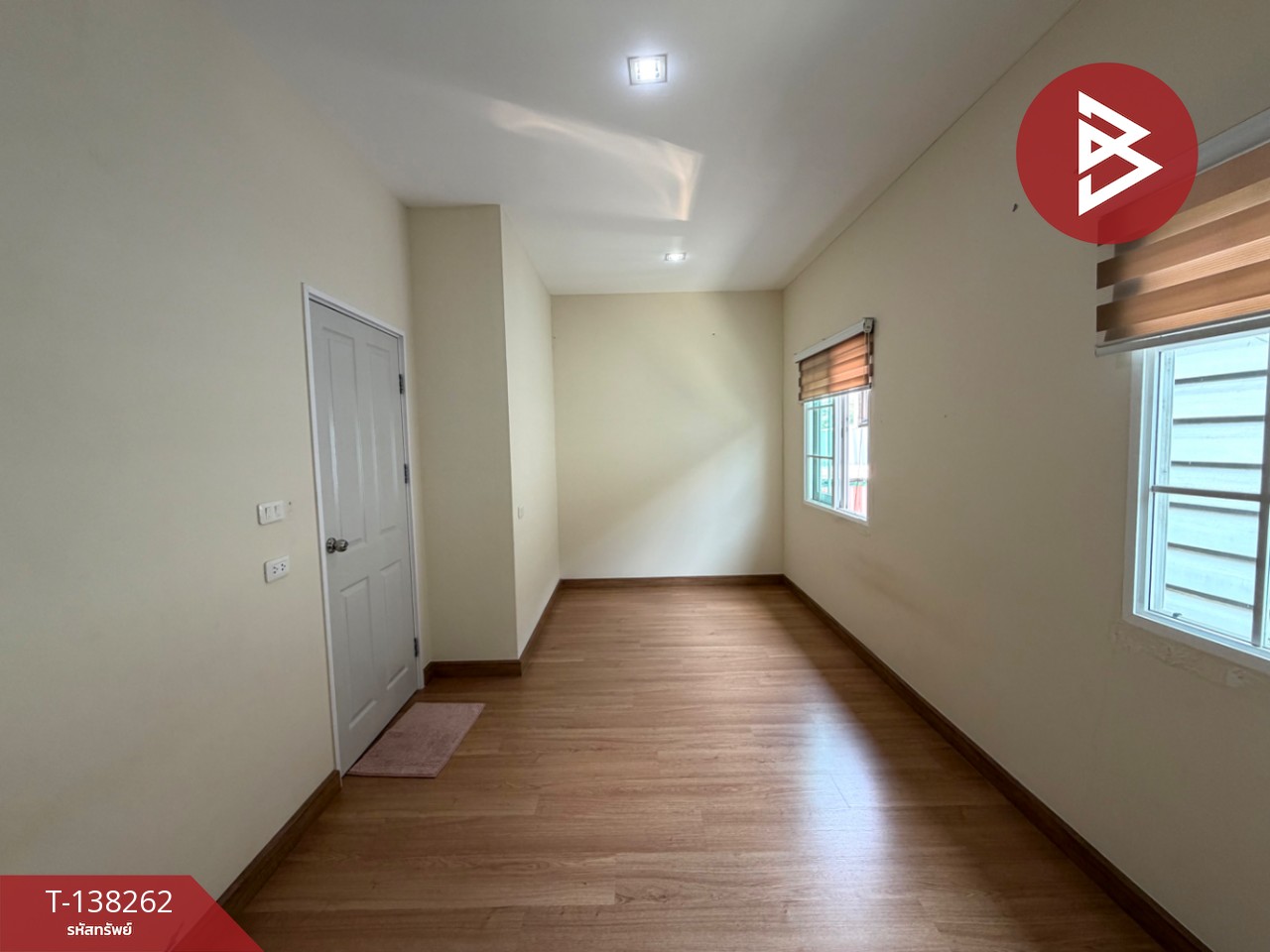 ขายทาวน์เฮ้าส์ หมู่บ้านโกลเด้นทาวน์ สุขุมวิท-สถานีรถไฟฟ้าแบริ่ง สำโรง สมุทรปราการ พร้อมอยู่ 4