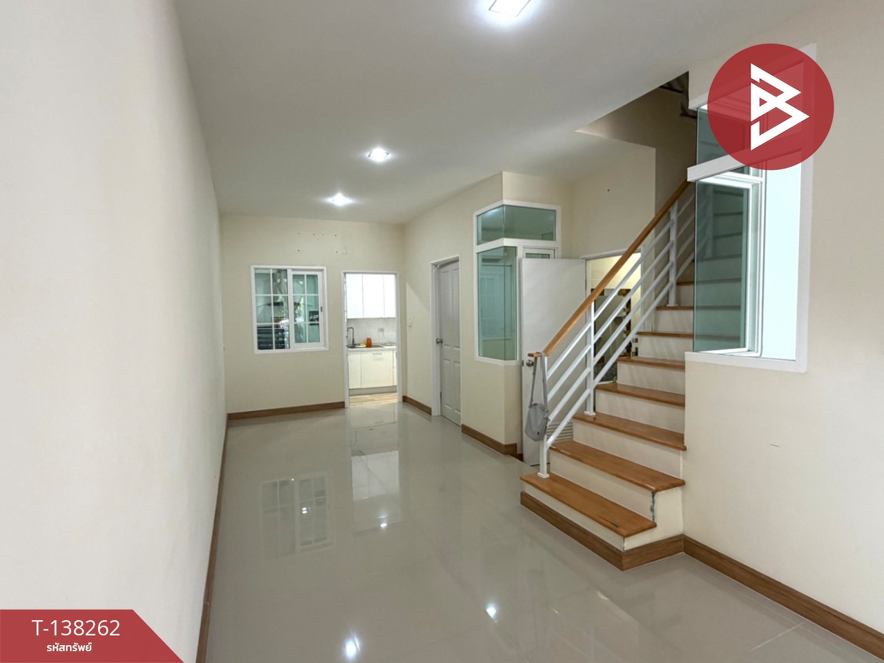 ขายทาวน์เฮ้าส์ หมู่บ้านโกลเด้นทาวน์ สุขุมวิท-สถานีรถไฟฟ้าแบริ่ง สำโรง สมุทรปราการ พร้อมอยู่ 3