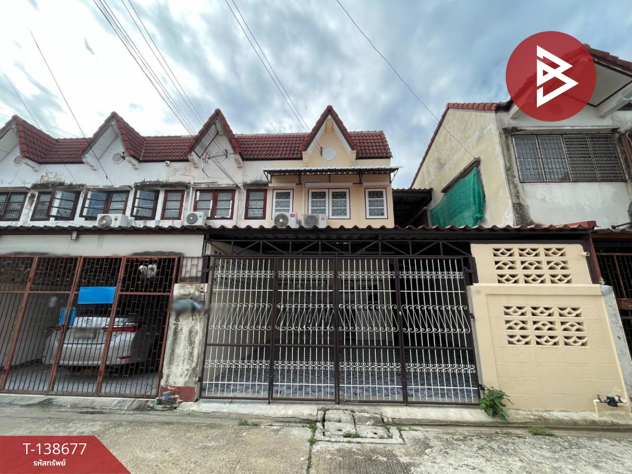 ขายทาวน์เฮ้าส์ 2 ชั้นพร้อมผู้เช่า เนื้อที่ 24.4 ตร.วา สนามจันทร์ นครปฐม 1