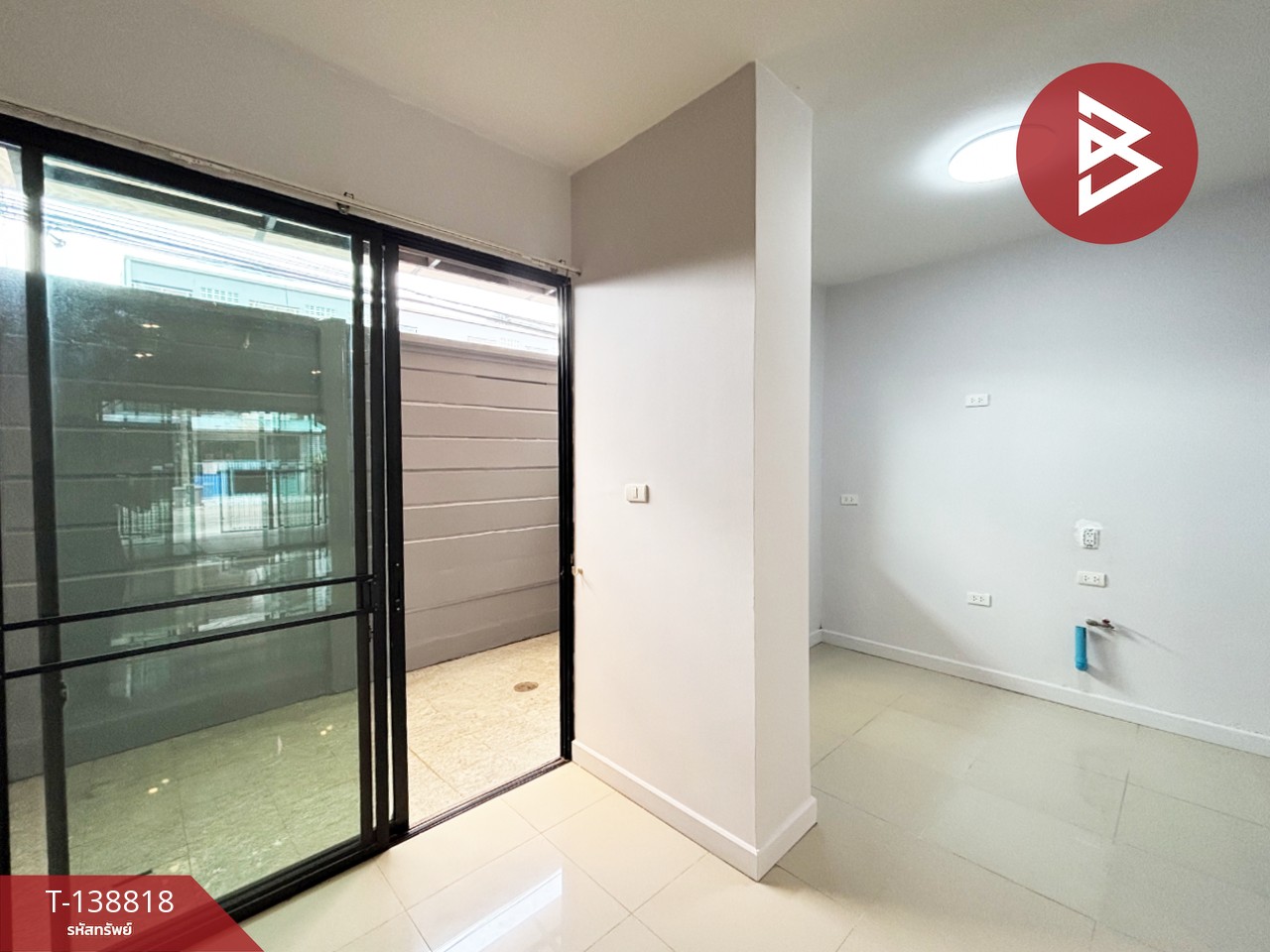 ขายทาวน์โฮม 3 ชั้น หมู่บ้านซิกเนเจอร์ เพชรเกษม 69 (Sixnature Phetkasem 69) กรุงเทพฯ 11
