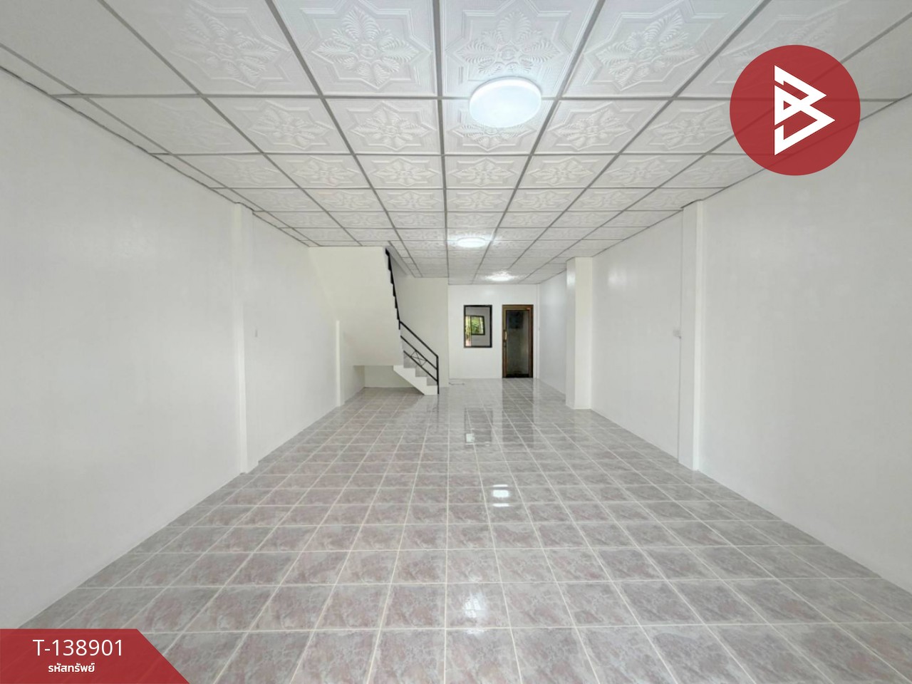 ขายทาวน์เฮ้าส์ 2 ชั้น เนื้อที่ 17.9 ตร.วา บ้านคานรูด ต.เกวียนหัก อ.ขลุง จันทบุรี 3