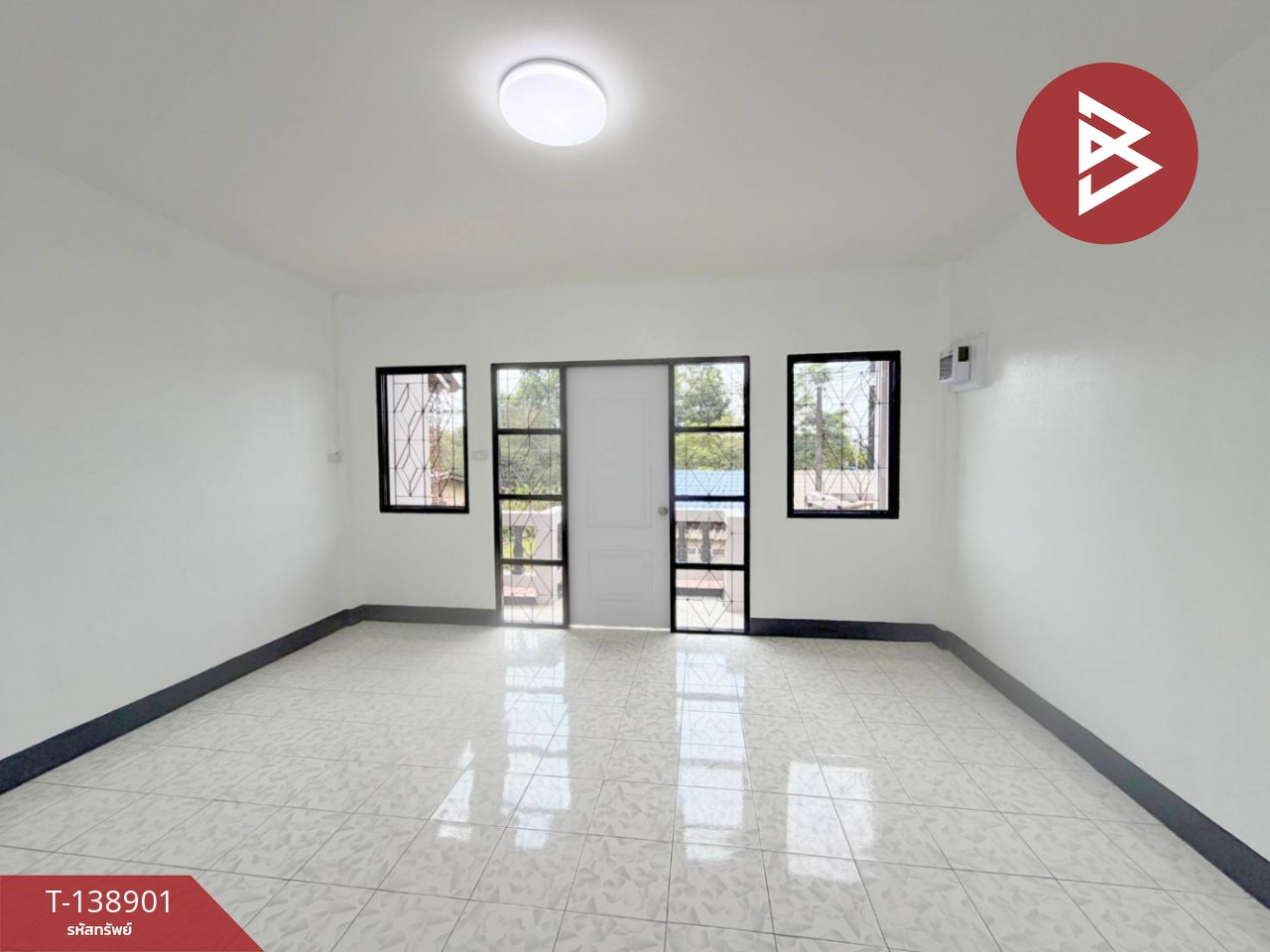 ขายทาวน์เฮ้าส์ 2 ชั้น เนื้อที่ 17.9 ตร.วา บ้านคานรูด ต.เกวียนหัก อ.ขลุง จันทบุรี 8