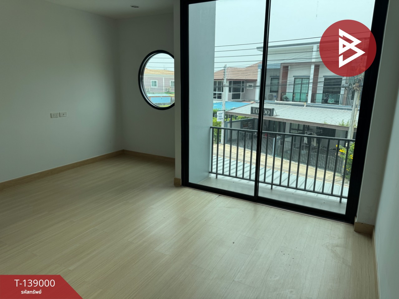 ขายทาวน์เฮ้าส์ 2 ชั้น เนื้อที่ 21.4 ตารางวา บางปะกง ฉะเชิงเทรา ทำเลดี 12