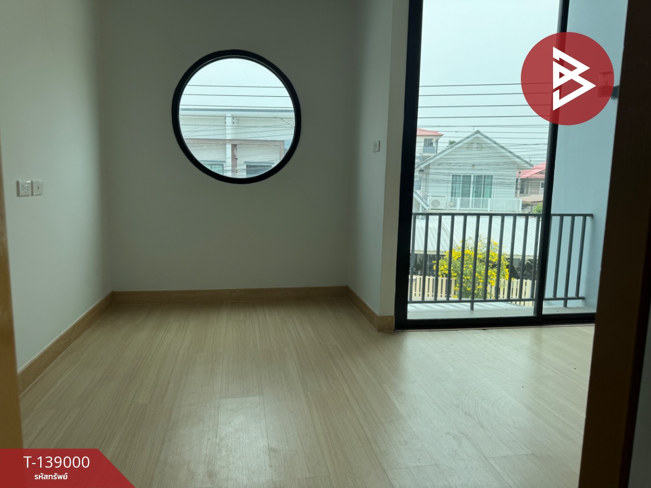 ขายทาวน์เฮ้าส์ 2 ชั้น เนื้อที่ 21.4 ตารางวา บางปะกง ฉะเชิงเทรา ทำเลดี 9