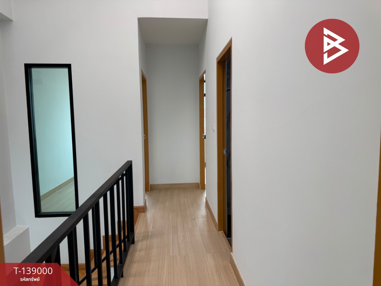 ขายทาวน์เฮ้าส์ 2 ชั้น เนื้อที่ 21.4 ตารางวา บางปะกง ฉะเชิงเทรา ทำเลดี 5