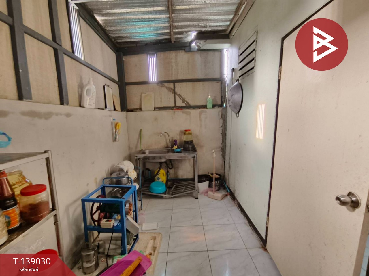 ขายทาวน์เฮ้าส์ 2 ชั้น หมู่บ้านรัชธานี2 เทพารักษ์ สมุทรปราการ พร้อมผู้เช่า 6