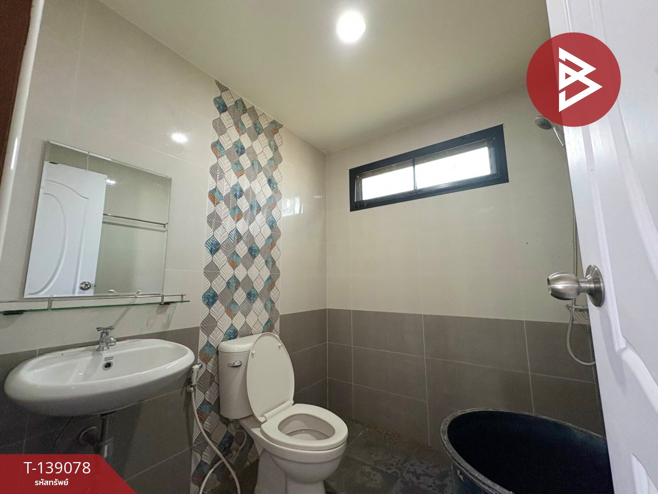 ขายบ้านเดี่ยว เนื้อที่ 200 ตารางวา ต.หนองกระโดน นครสวรรค์ 9