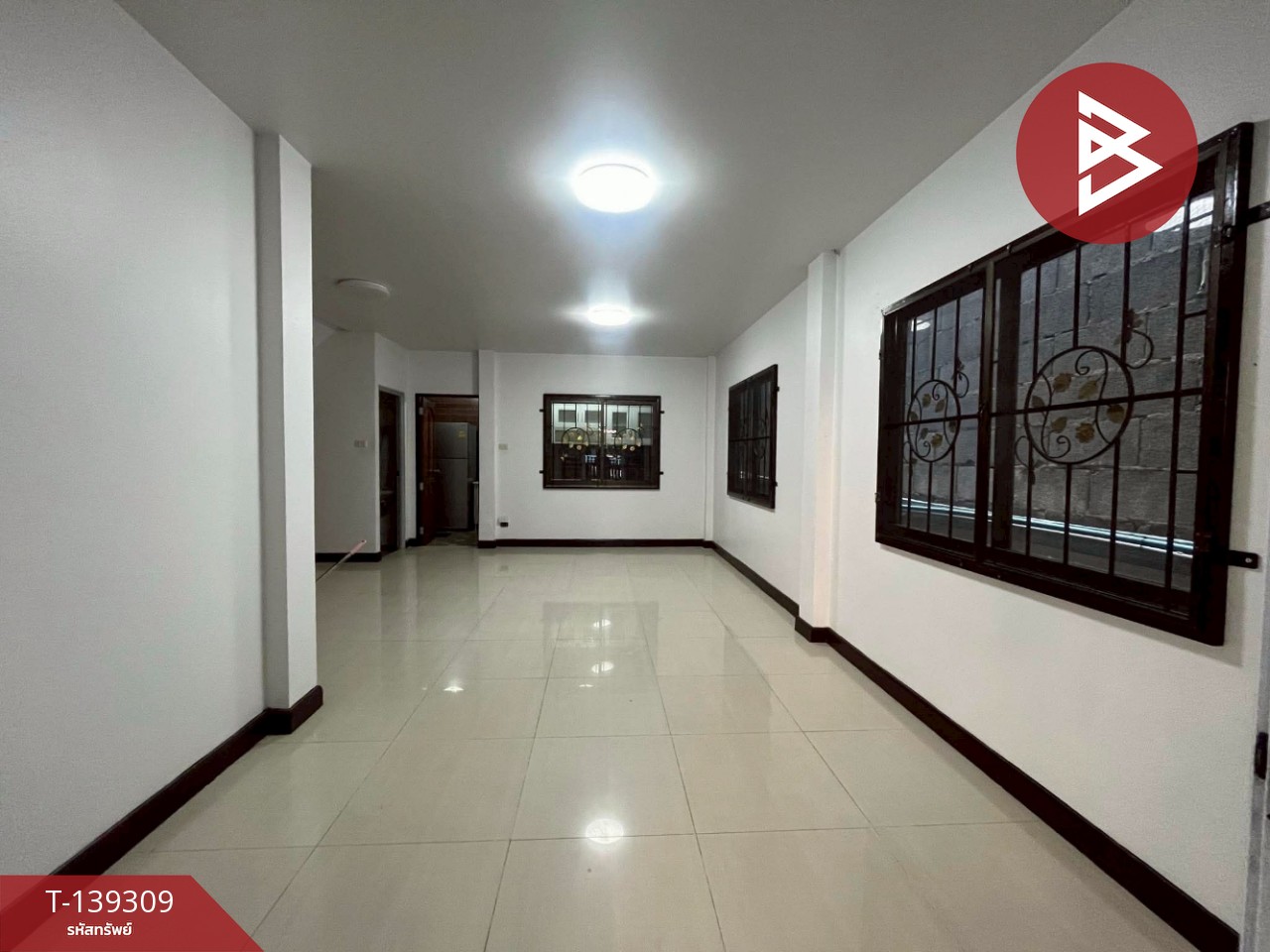 ขายทาวน์เฮ้าส์ หมู่บ้านเทพารักษ์ กม.25 สมุทรปราการ พร้อมอยู่ 2