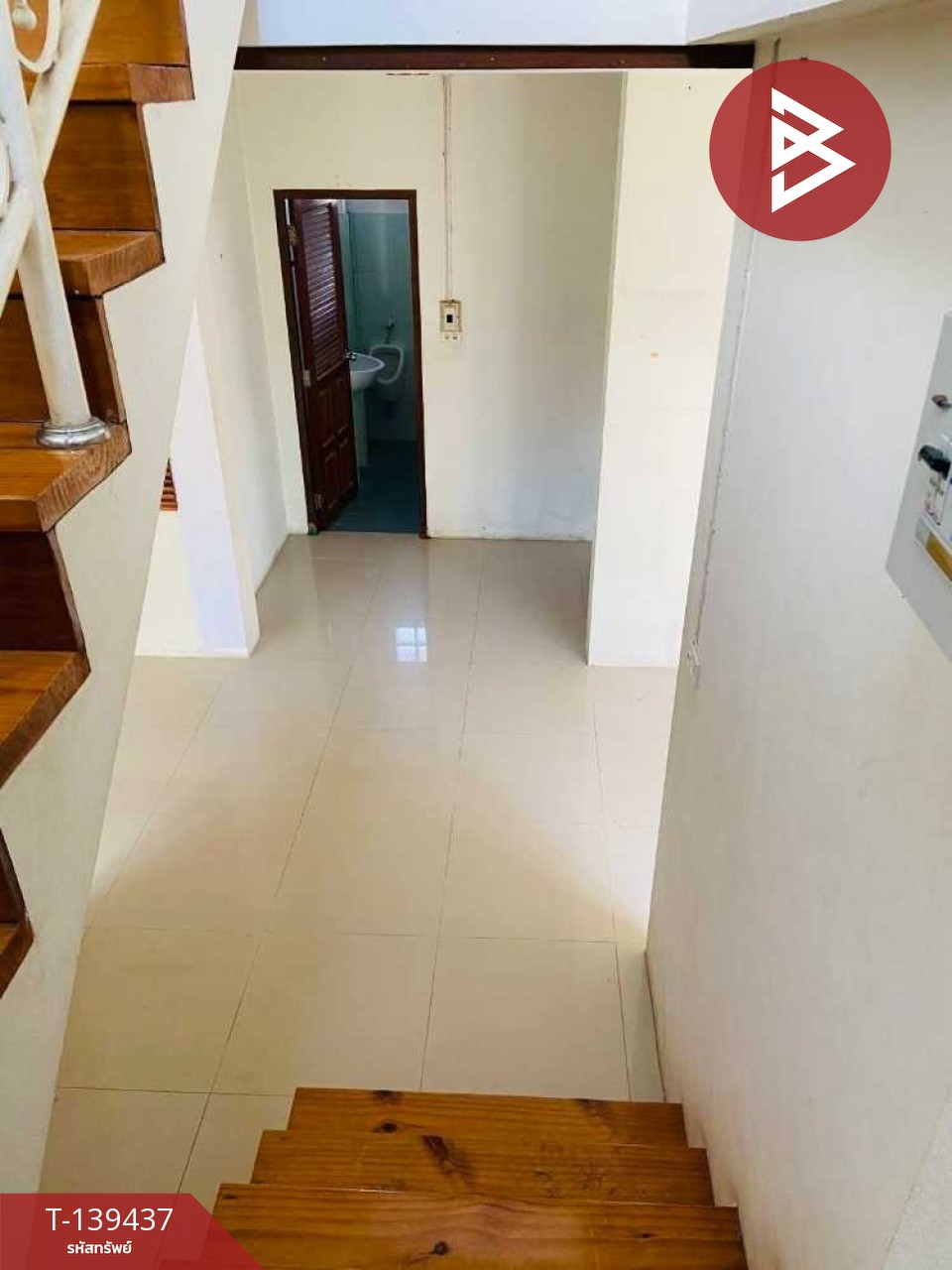 ขายบ้านเดี่ยว 2 ชั้น เนื้อที่ 66.6 ตารางวา ต.วัดจันทร์ พิษณุโลก ทำเลดี 9