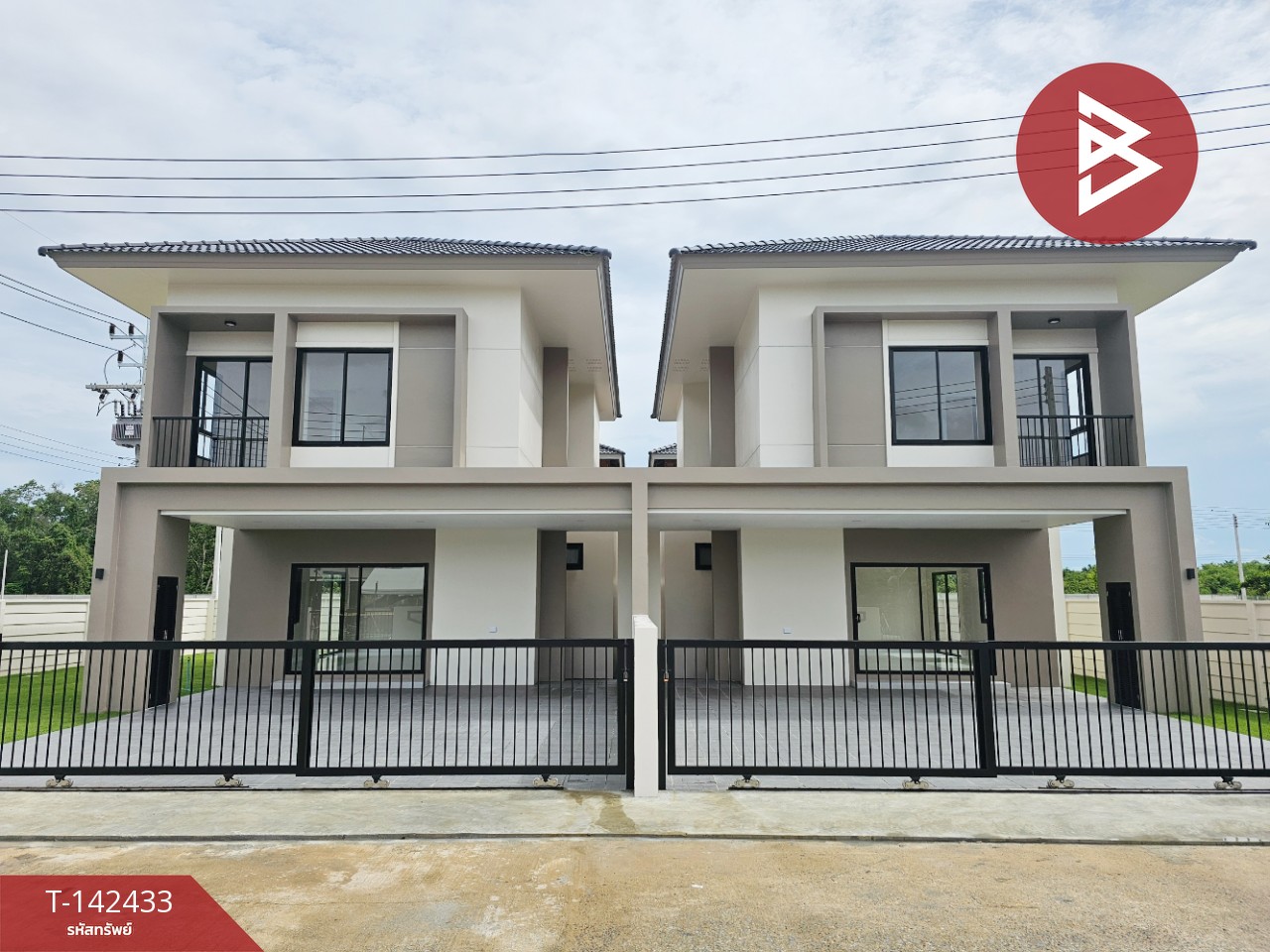 ขายบ้านแฝด 2 หลัง เนื้อที่เริ่มต้น 50 ตร.วา พระพรหม นครศรีธรรมราช