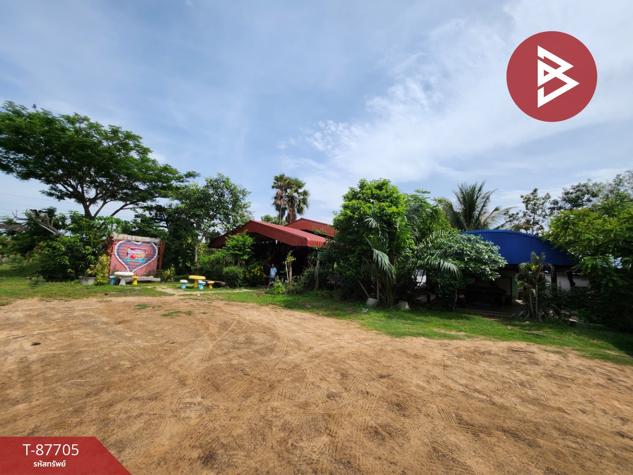 Land for sale with buildings, area 2 rai 3 ngan 11 sq m, Khueang Nai, Ubon Ratchathani